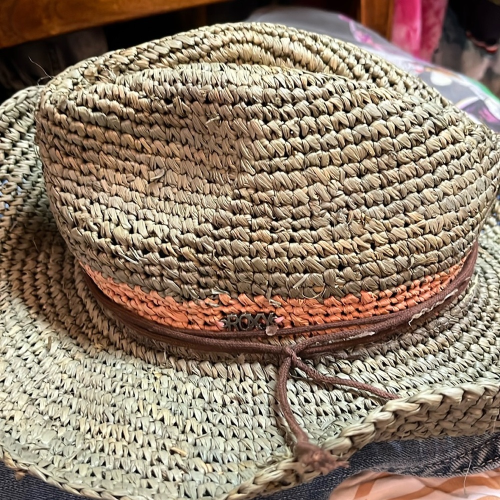Vintage Roxy paper, straw hat